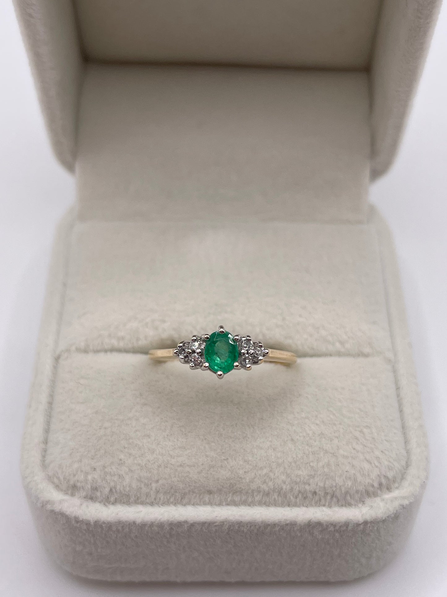 9ct gold emerald and diamond ring