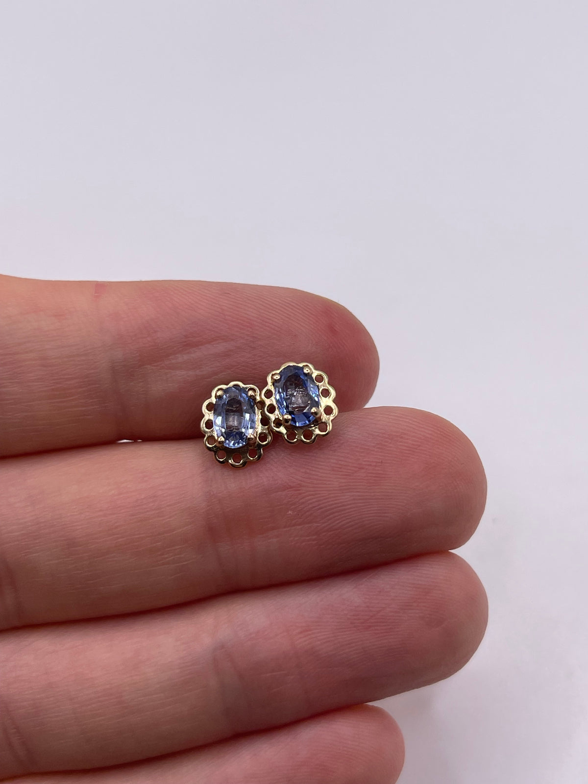 9ct gold sapphire earrings