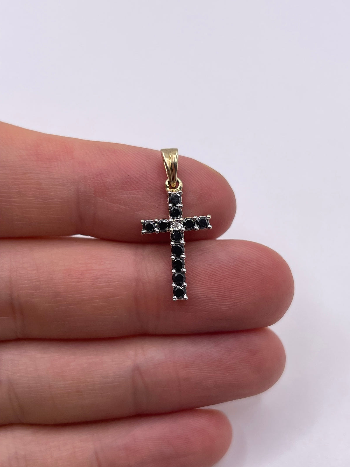 9ct gold diamond pendant