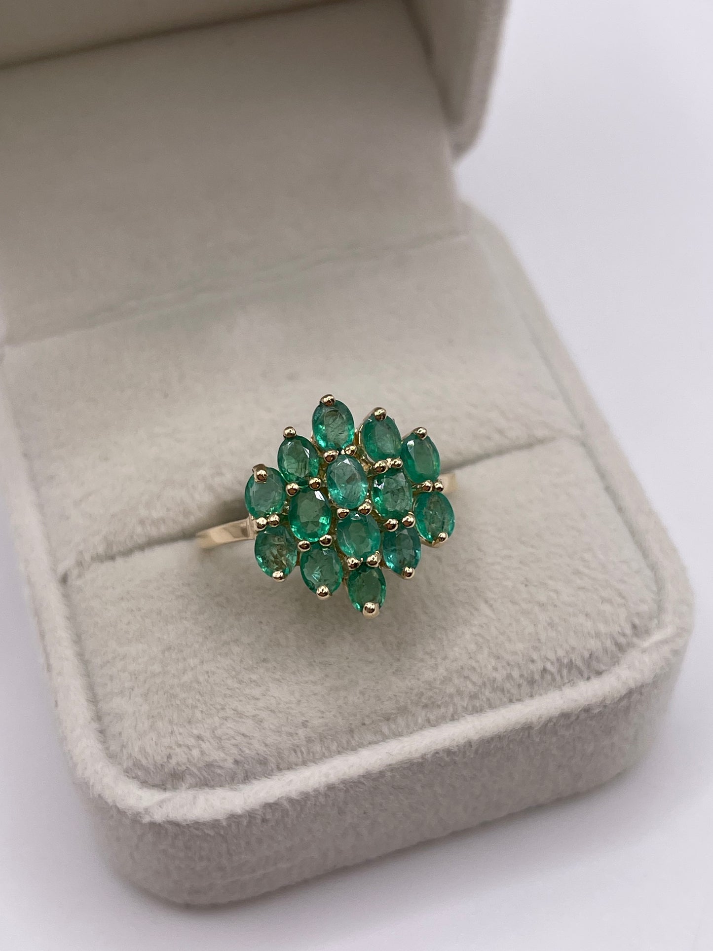 9ct gold emerald cluster ring