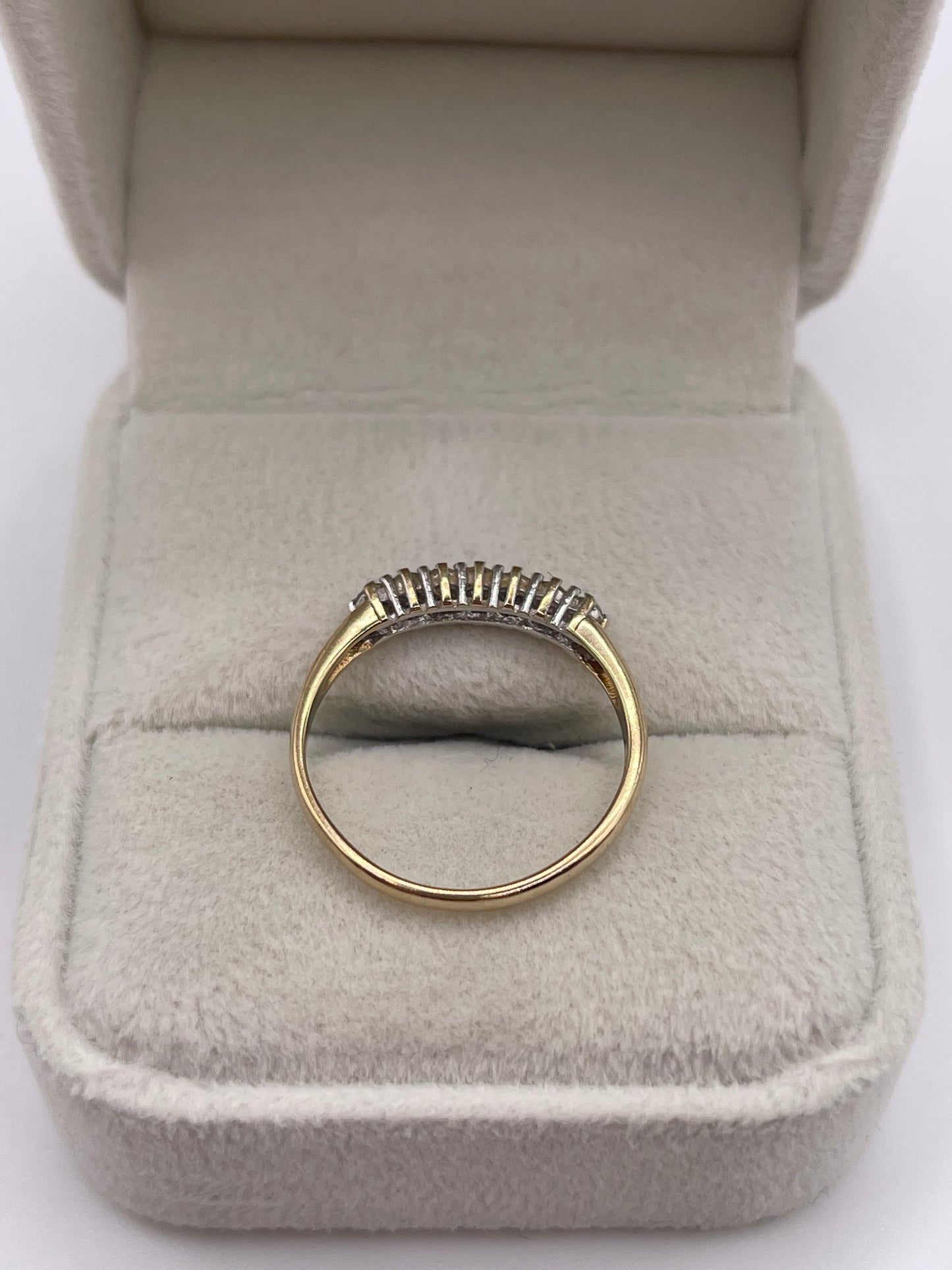 9ct gold diamond ring