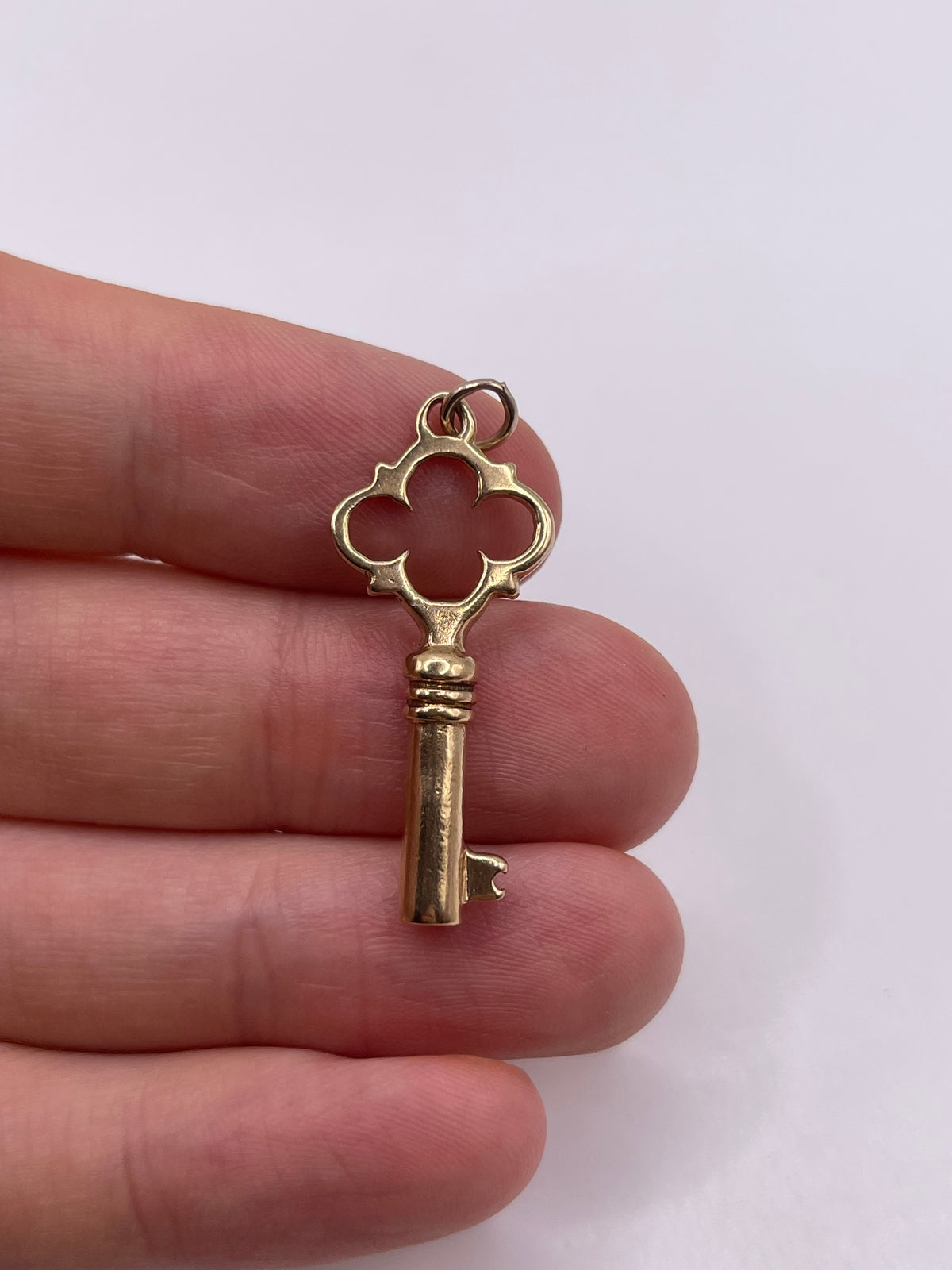9ct gold watch key pendant