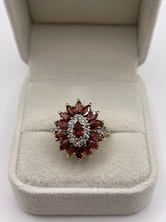 9ct gold garnet and diamond ring