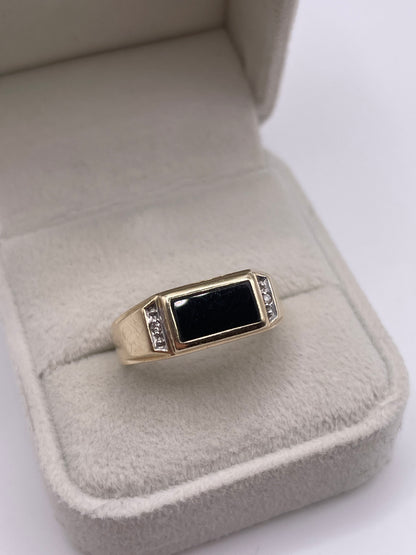 9ct gold onyx and diamond ring
