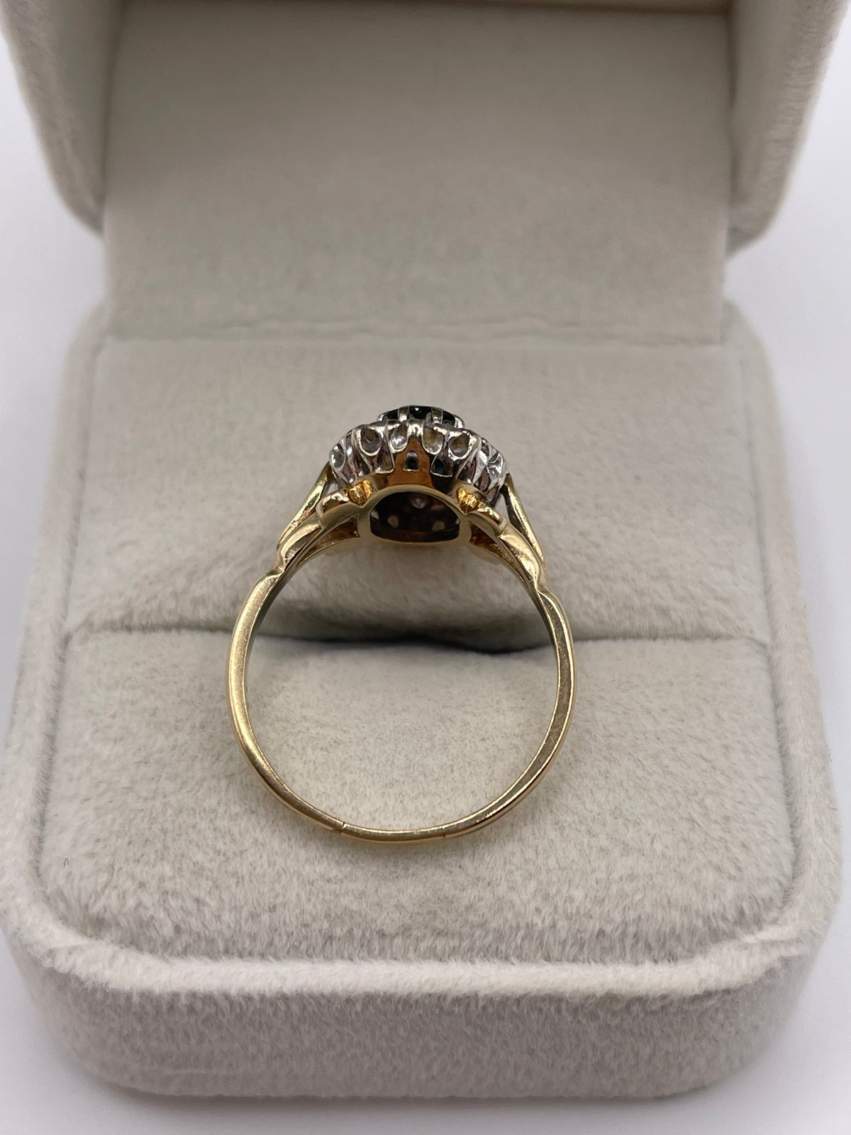 9ct gold sapphire and diamond ring