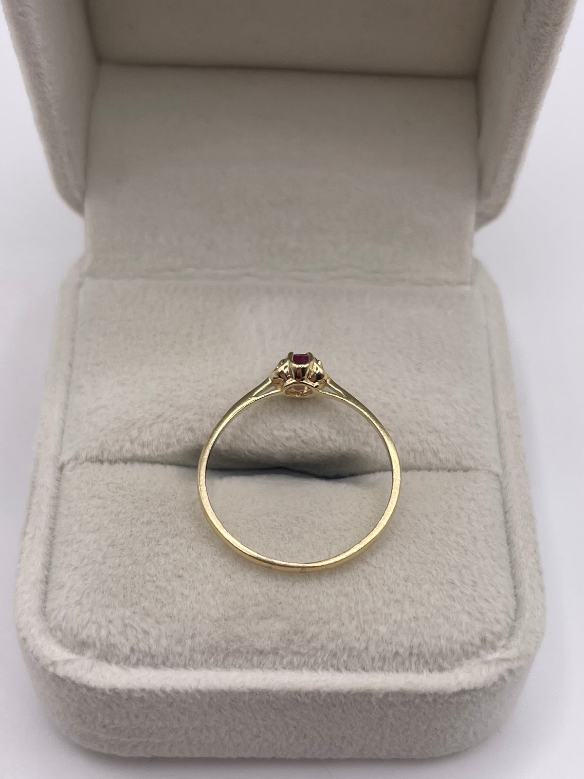 9ct gold ruby ring