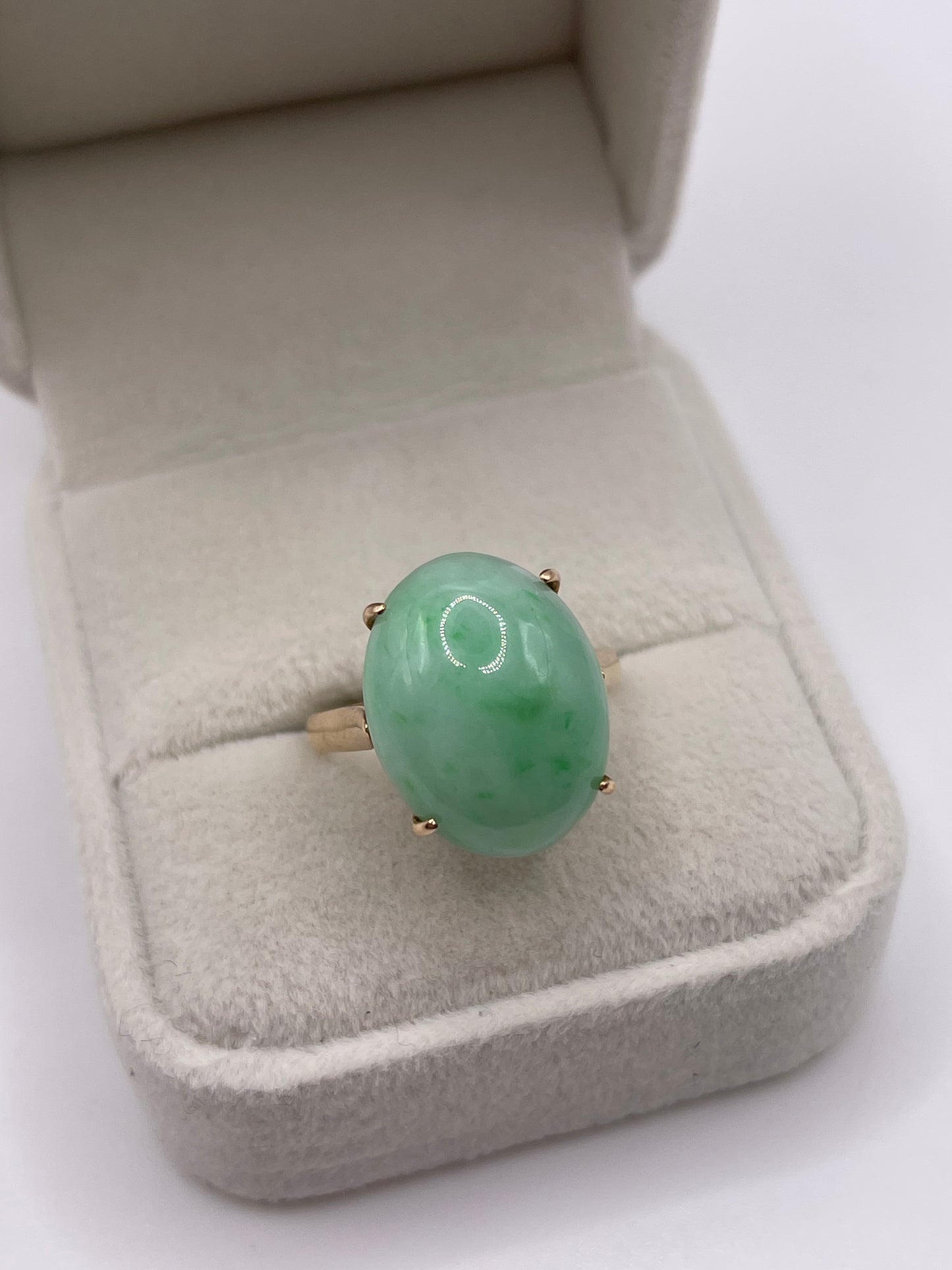 14ct gold jade ring