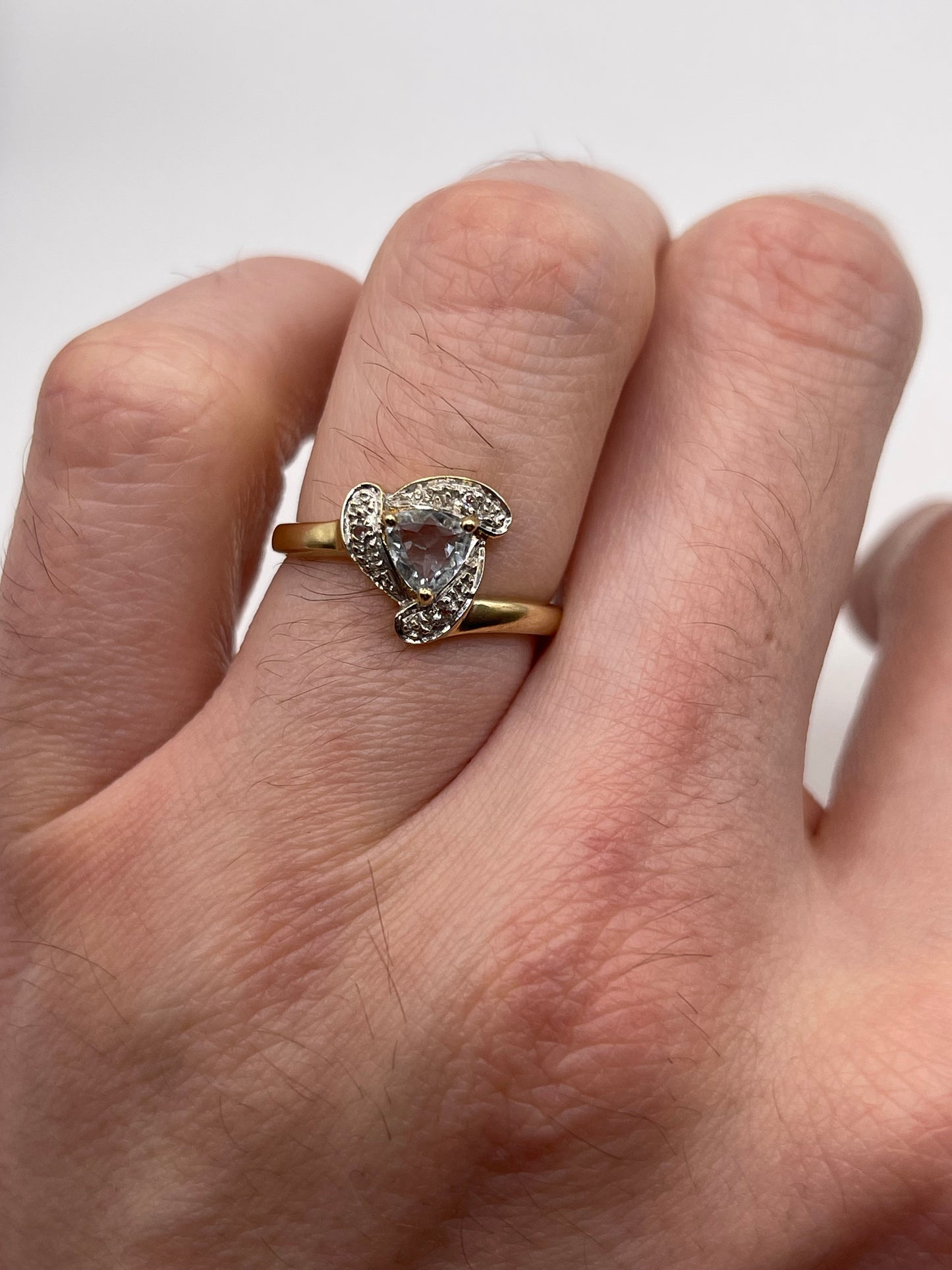 9ct gold topaz and diamond ring