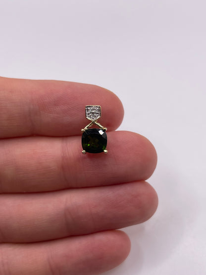9ct gold diopside and diamond pendant