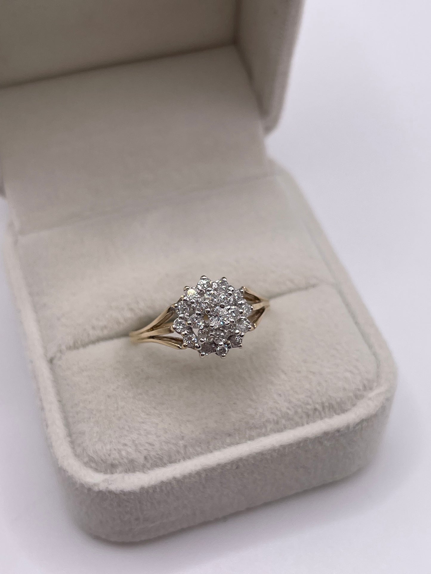 9ct gold diamond cluster ring