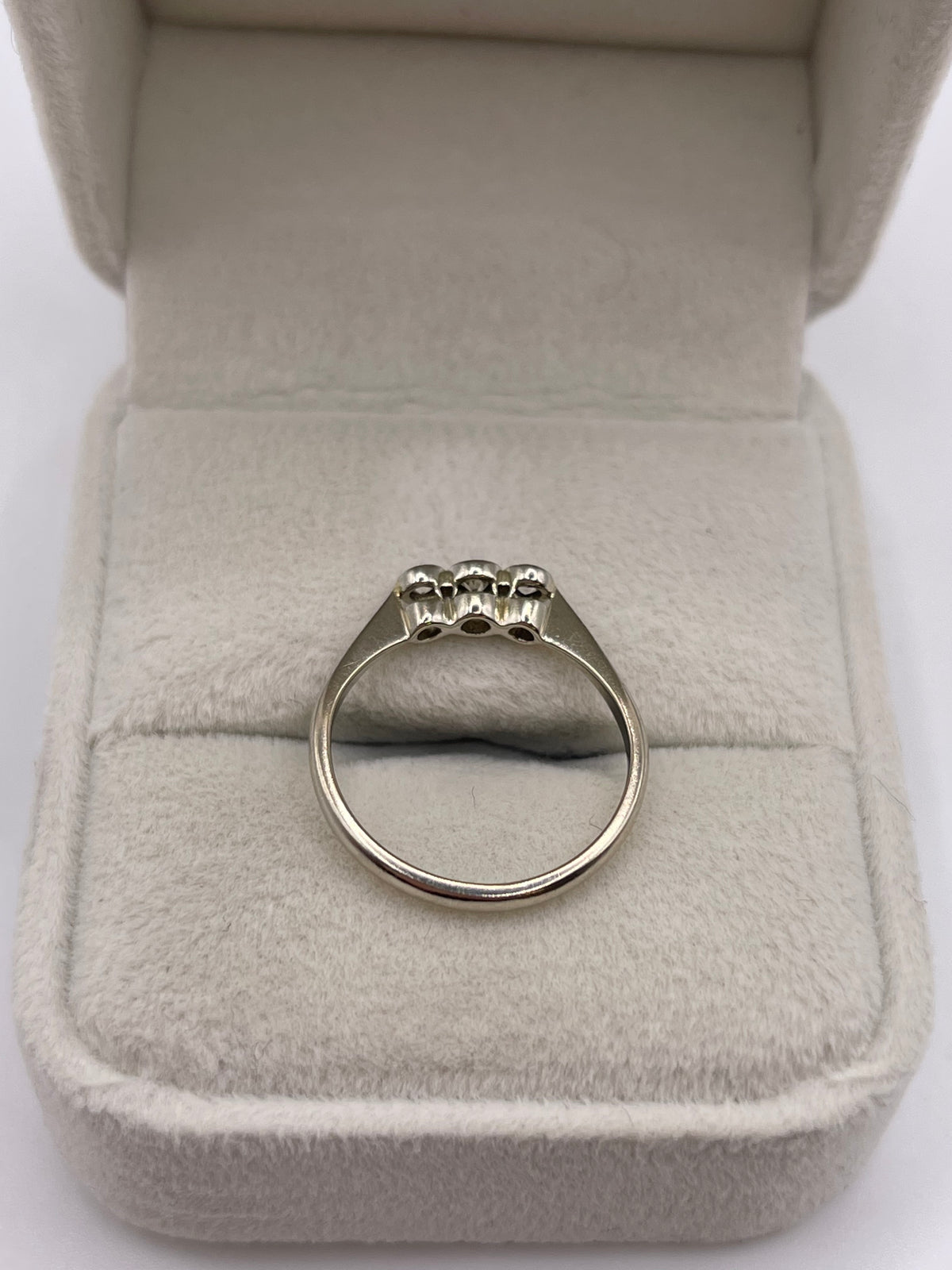 9ct white gold old cut diamond ring