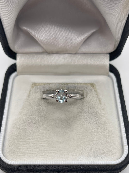 9ct white gold topaz and diamond ring