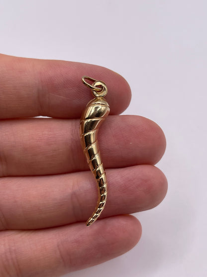 9ct gold horn of plenty pendant