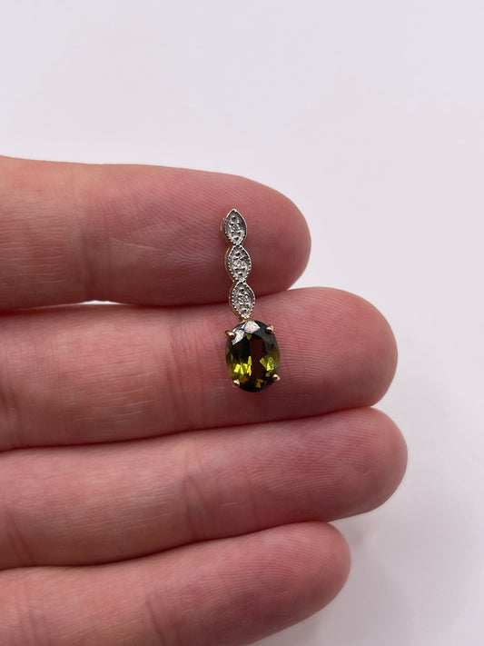 9ct gold quartz and diamond pendant