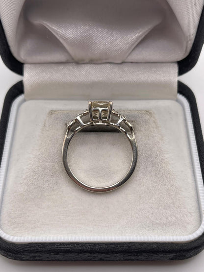 Silver quartz ring