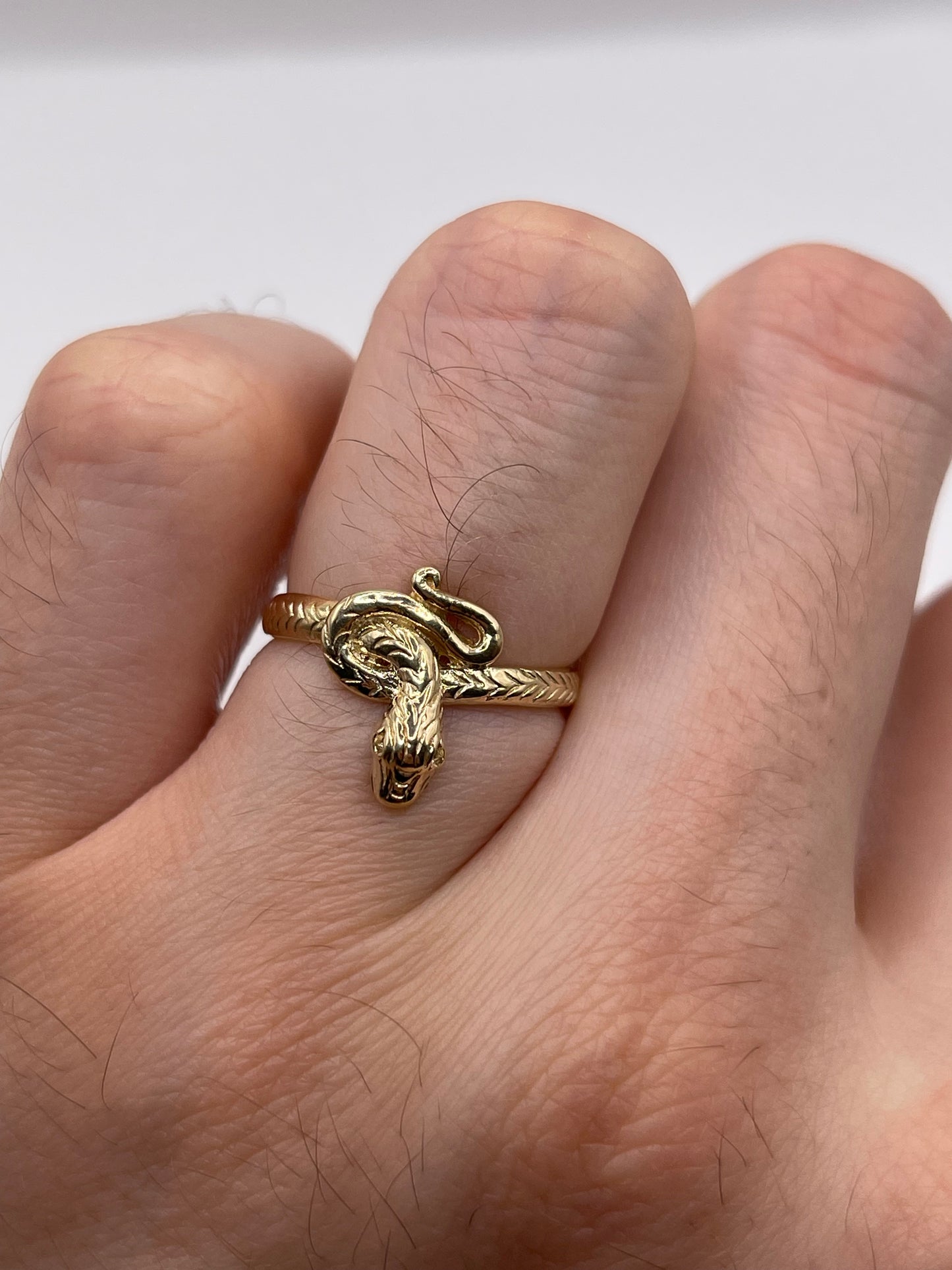 9ct gold snake ring