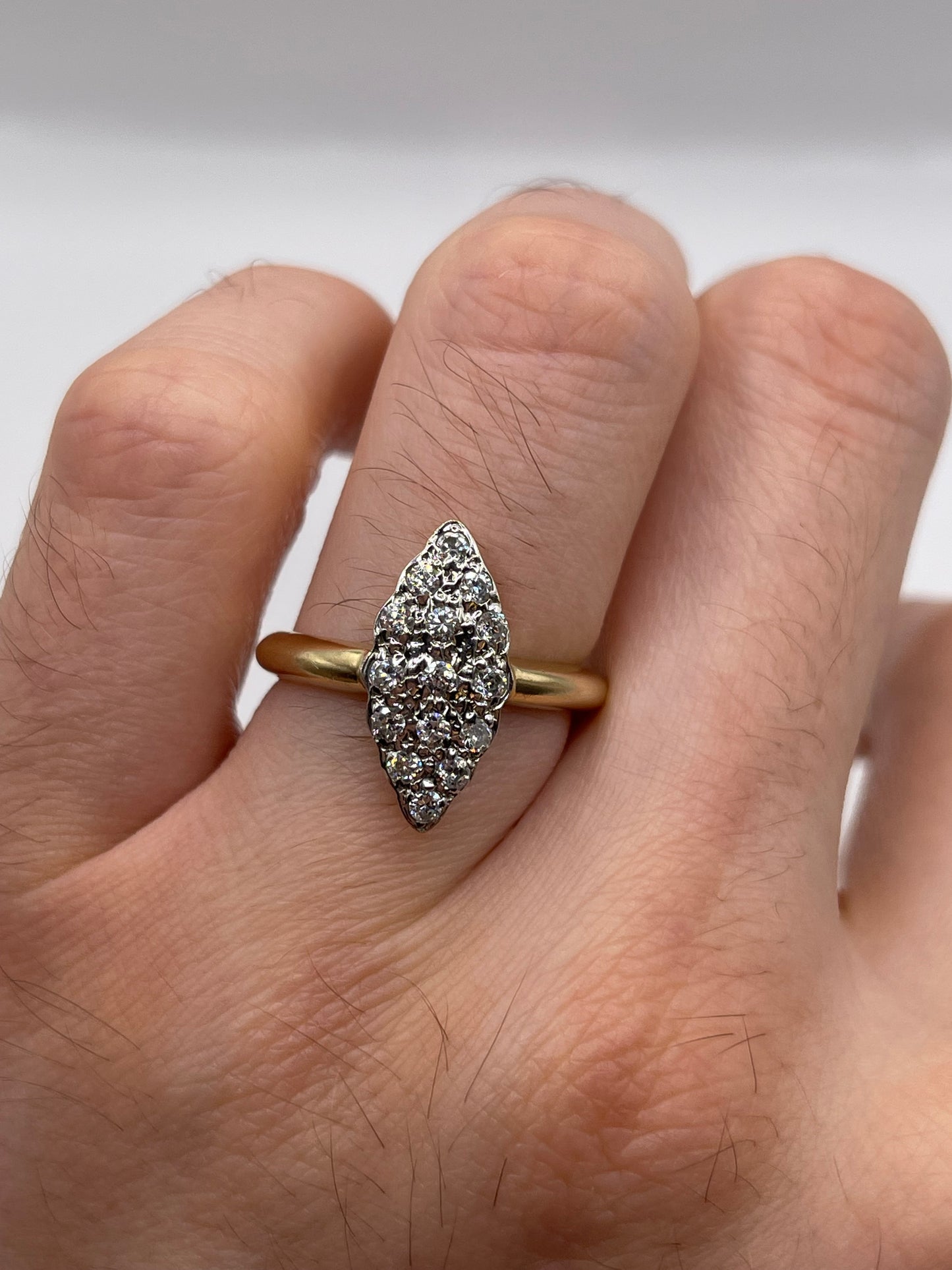 9ct gold cz navette ring