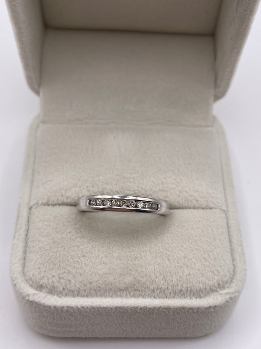 9ct white gold diamond ring
