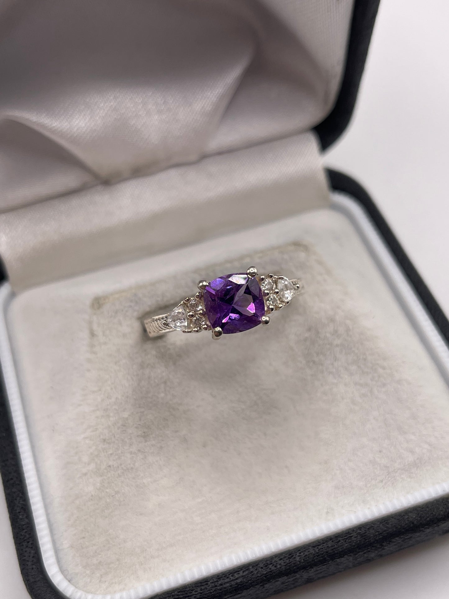 Silver amethyst ring