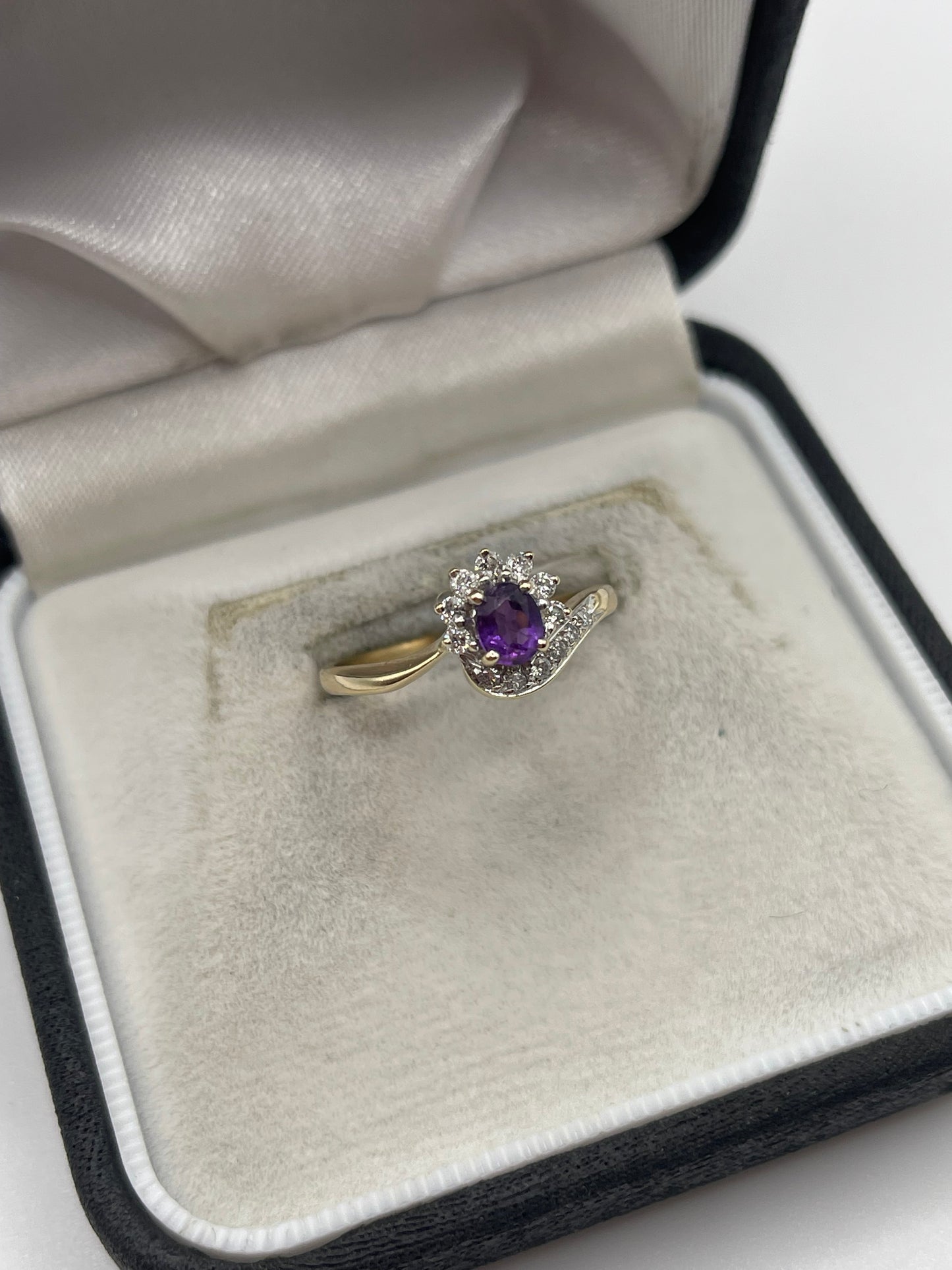 9ct gold amethyst and diamond ring
