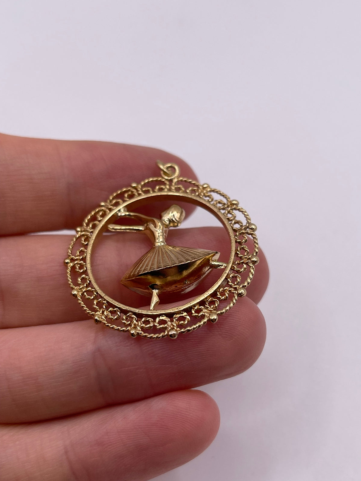 9ct gold ballerina pendant