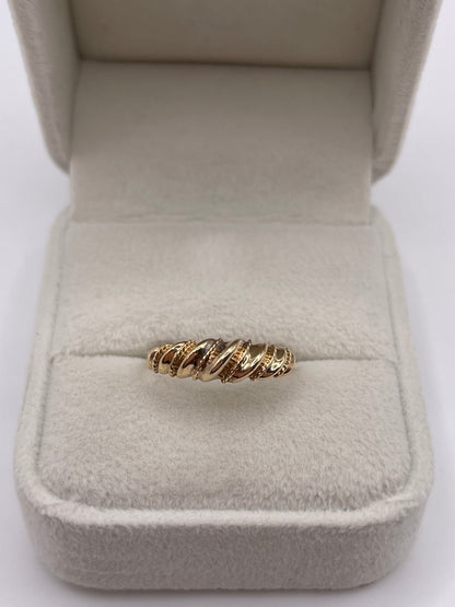 9ct gold croissant ring