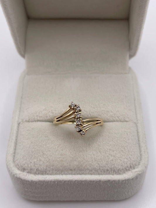 9ct gold diamond ring