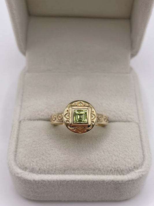 Clogau 9ct gold peridot ring