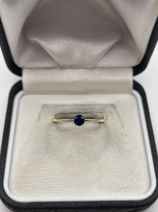 9ct gold sapphire ring