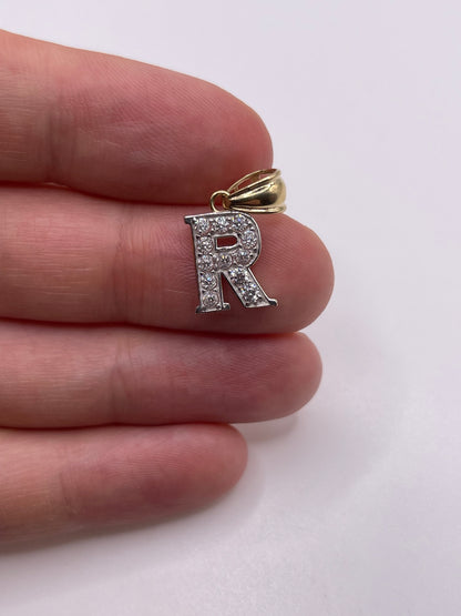 9ct gold cz initial R pendant