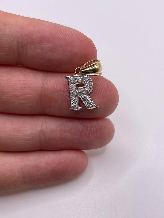 9ct gold cz initial R pendant