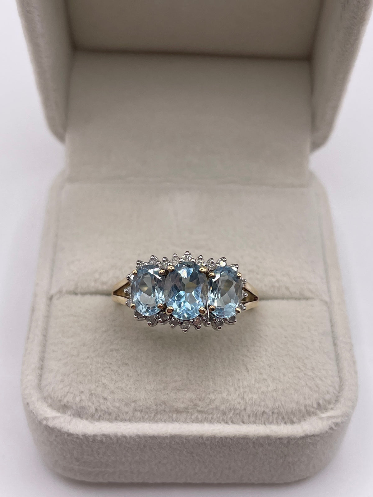9ct gold topaz and diamond ring