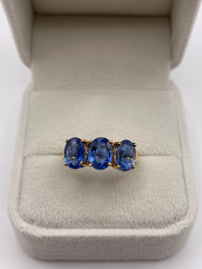 9ct gold kyanite ring