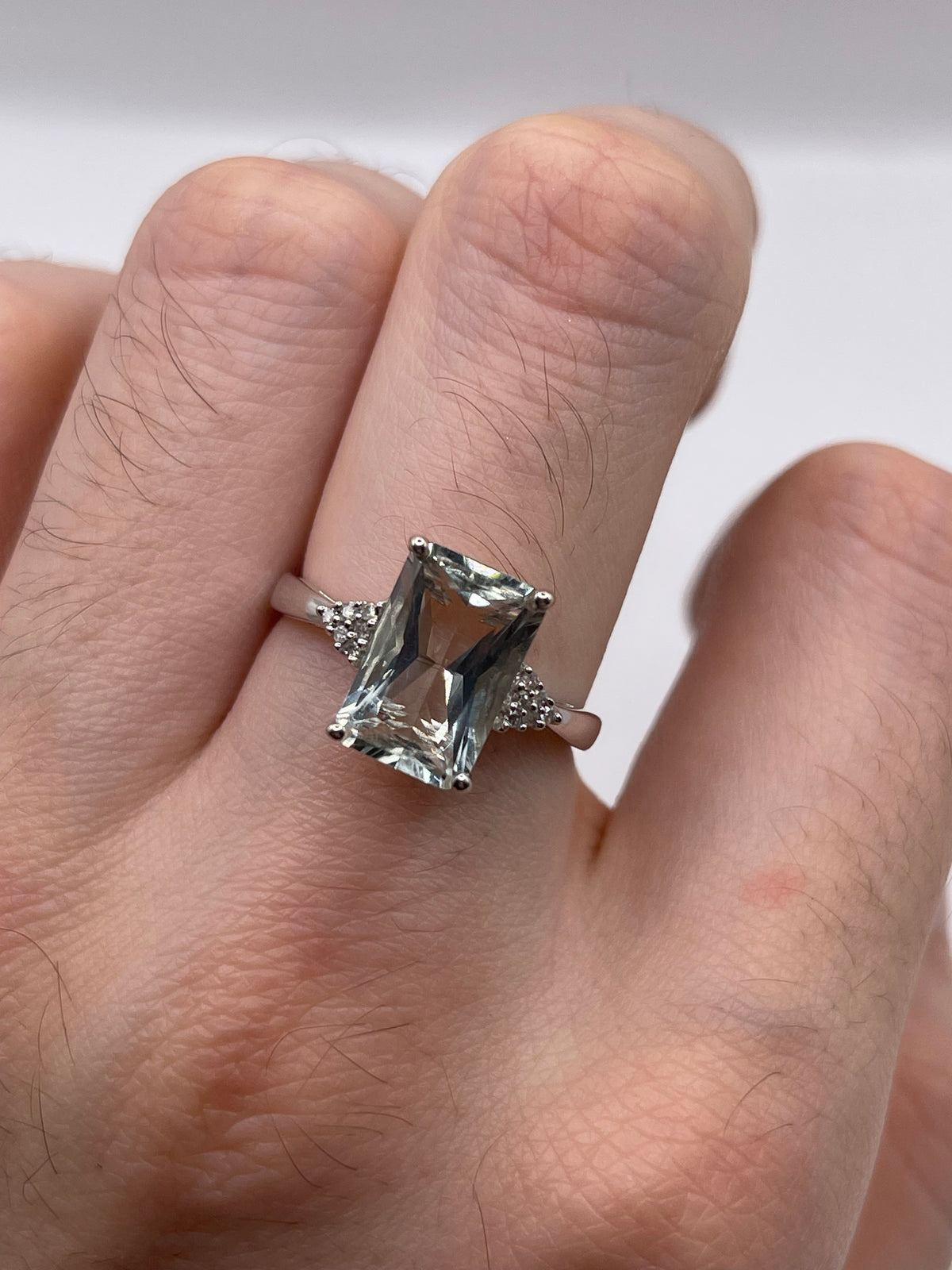 9ct white gold green amethyst and diamond ring
