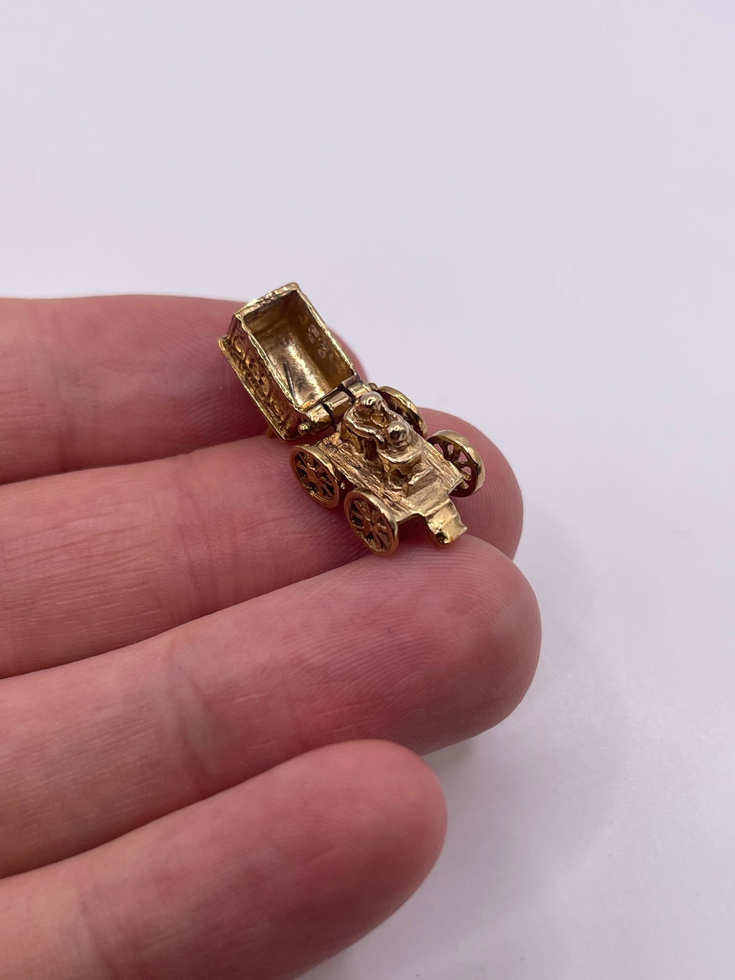 9ct gold fortune teller charm