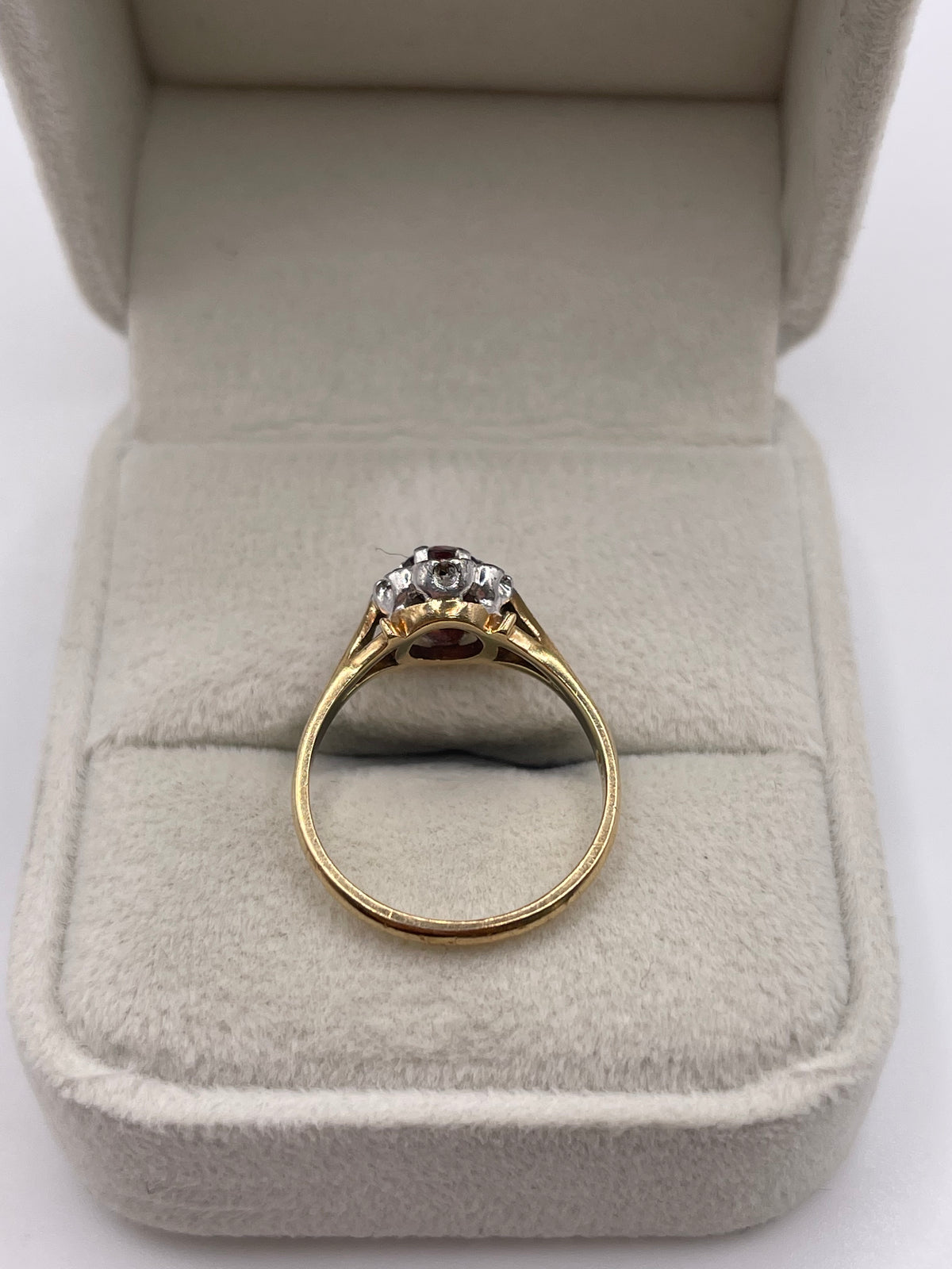 9ct gold garnet and diamond ring