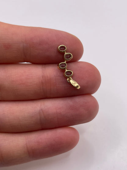 9ct gold blue topaz pendant