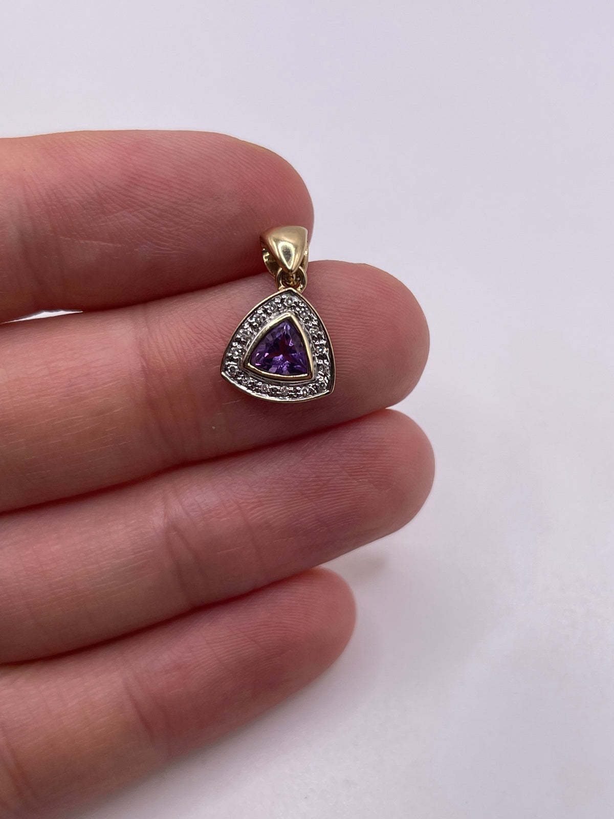 9ct gold amethyst and diamond pendant