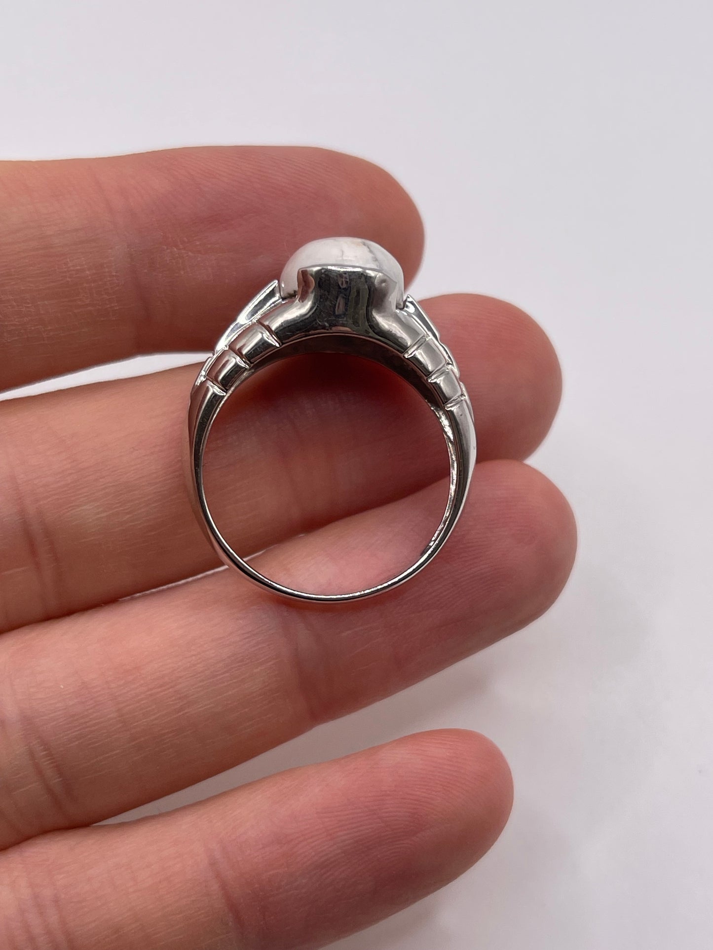 Silver gemstone ring