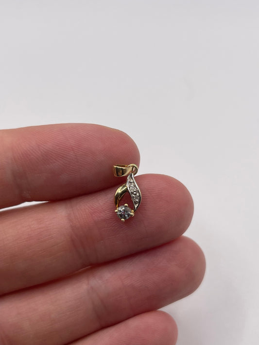 9ct gold blue topaz and diamond pendant