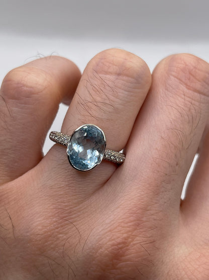 18ct white gold aquamarine and diamond ring
