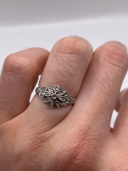 9ct white gold diamond cluster ring