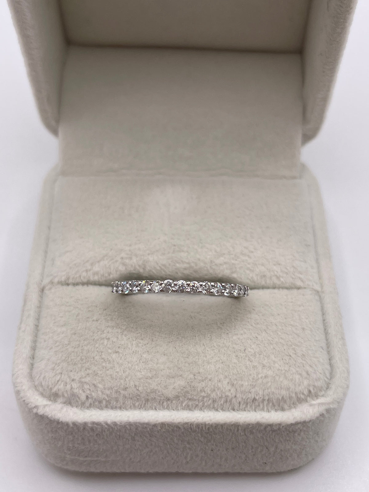 18ct white gold diamond ring
