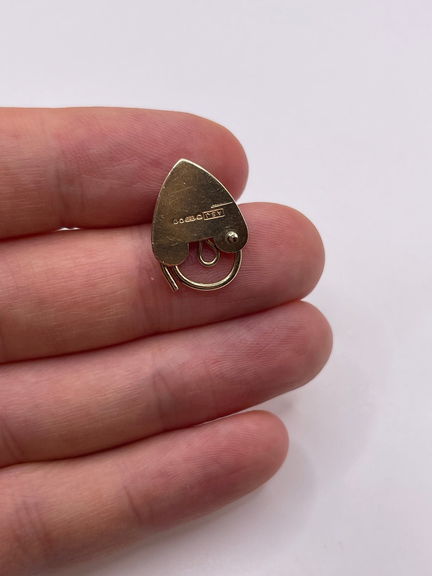 9ct gold padlock 3