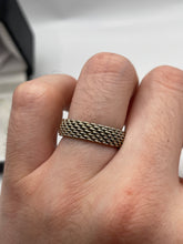 Load image into Gallery viewer, Tiffany and co 18ct white gold link ring
