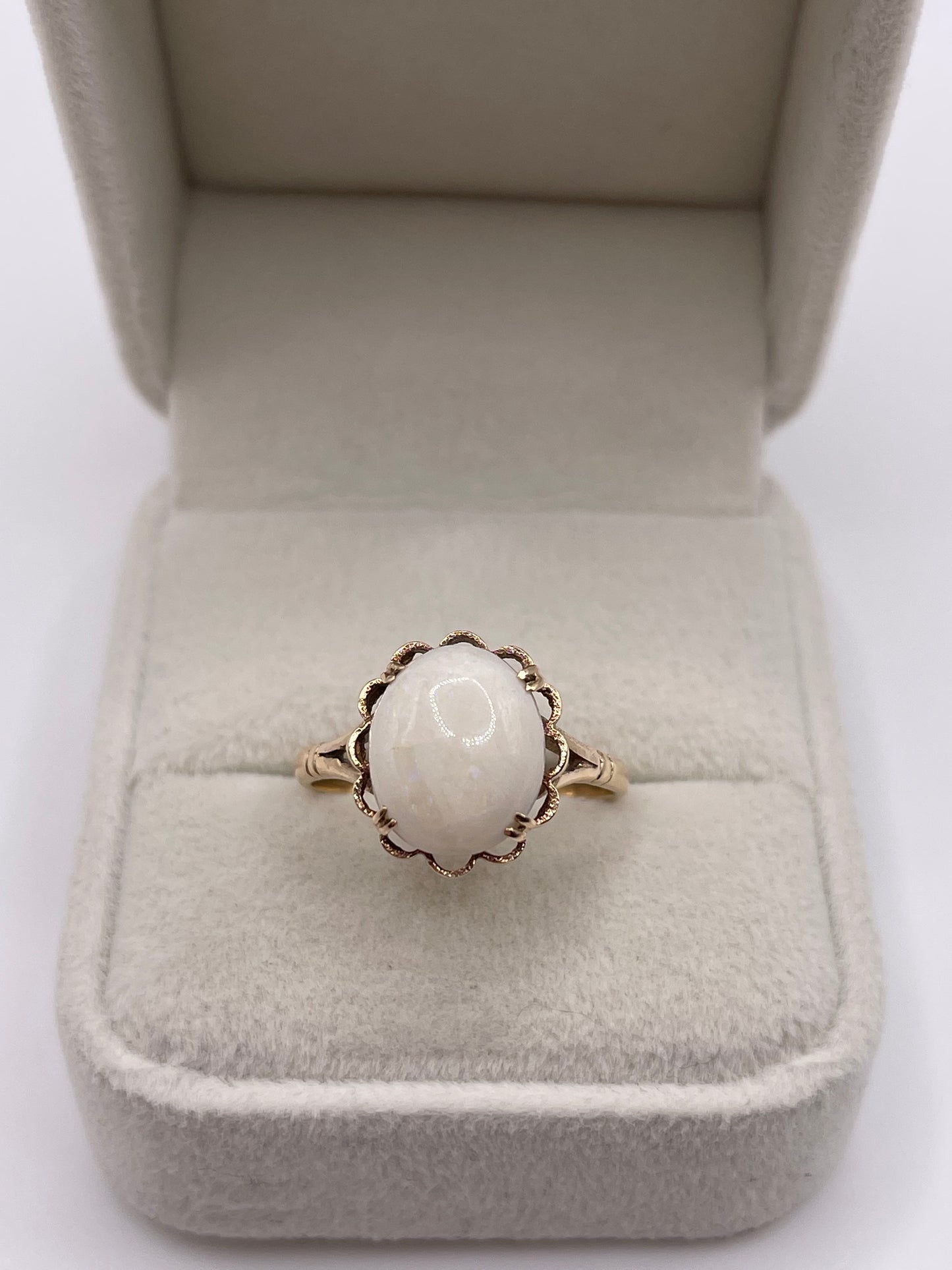 9ct gold opal ring