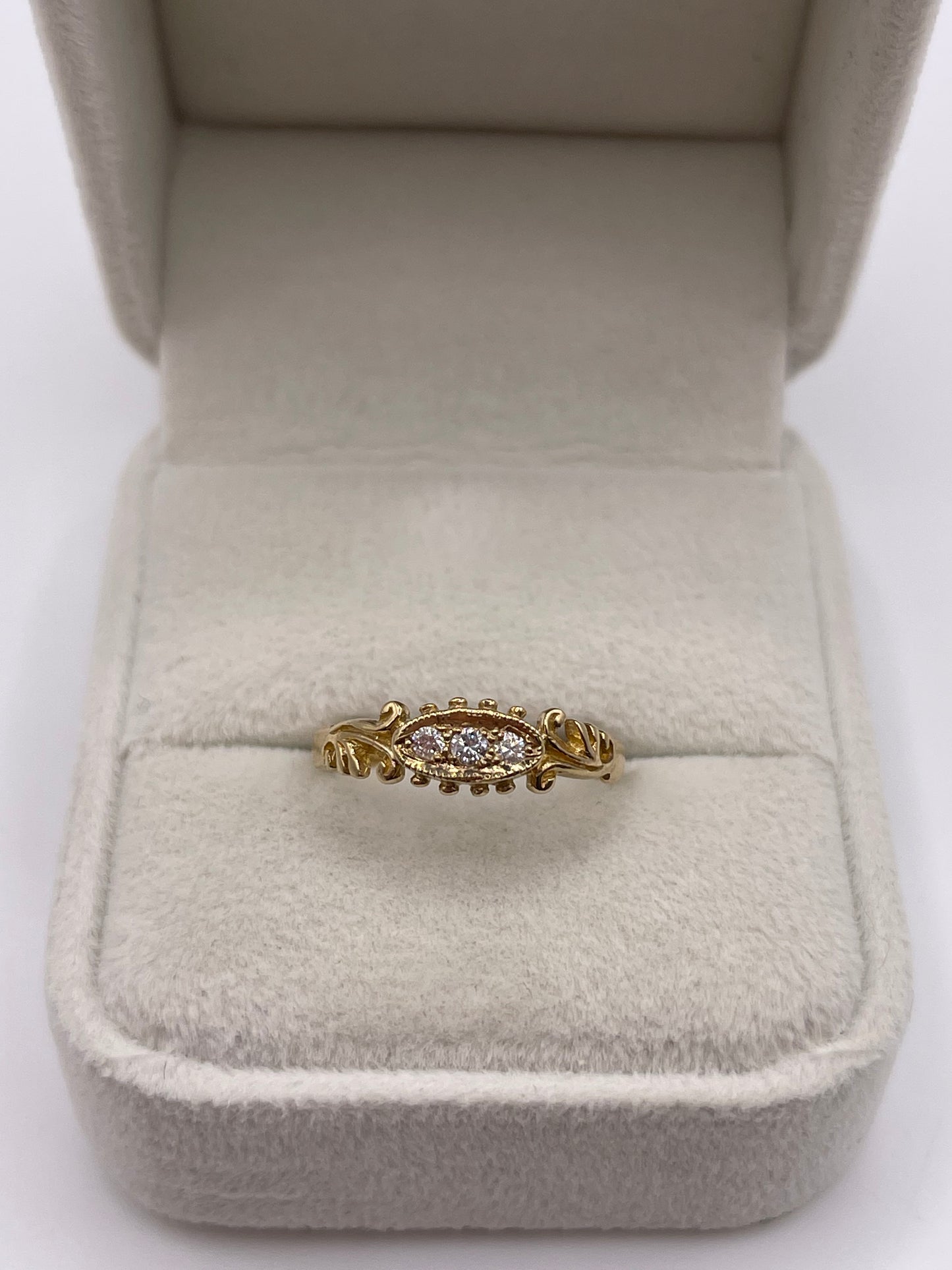 9ct gold diamond ring