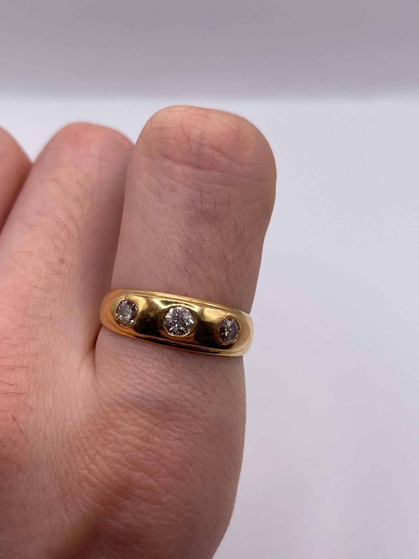 18ct gold diamond gypsy ring