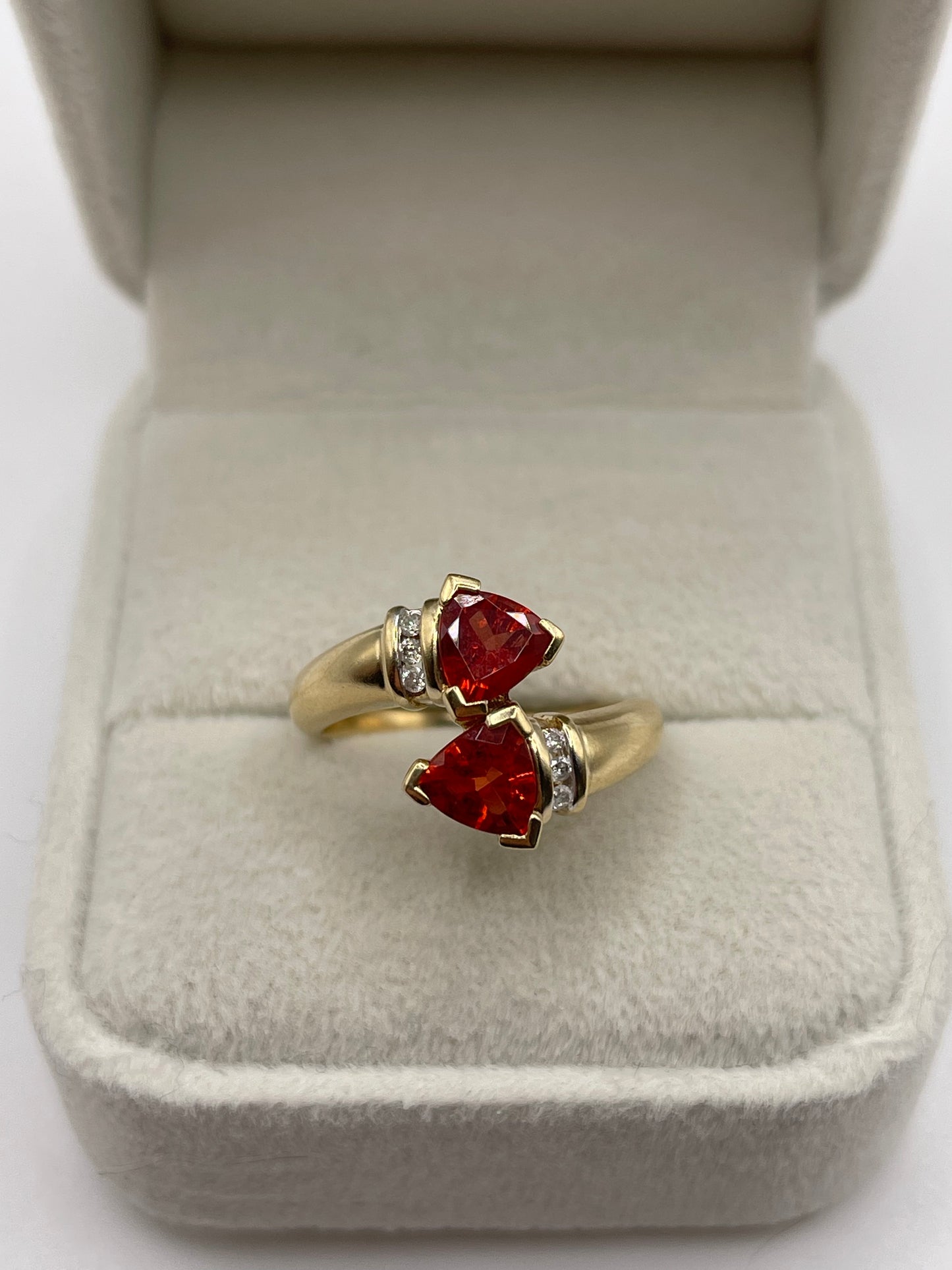 9ct gold quartz and diamond ring