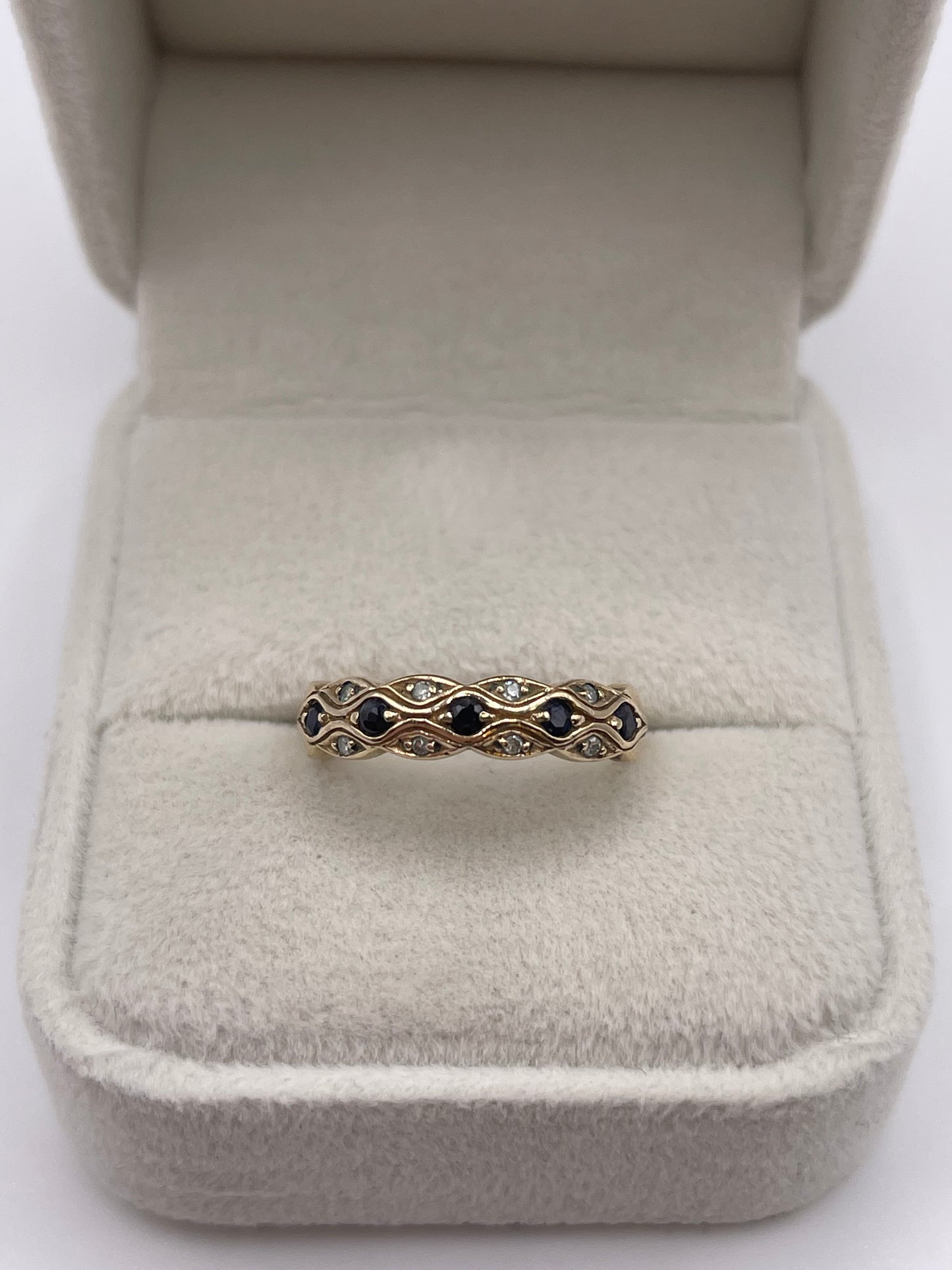 9ct gold sapphire and diamond ring